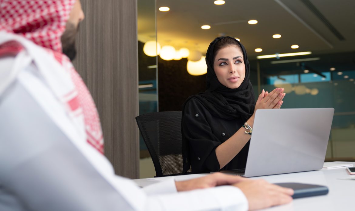 خدمات إدارة البيانات